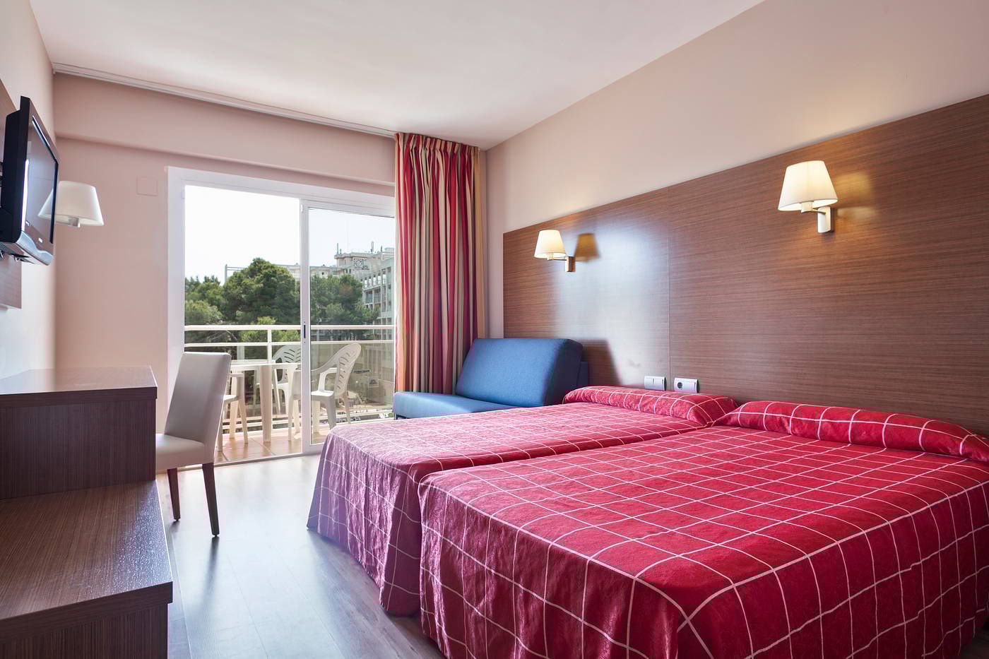 Best-Oasis-Park-Room-11