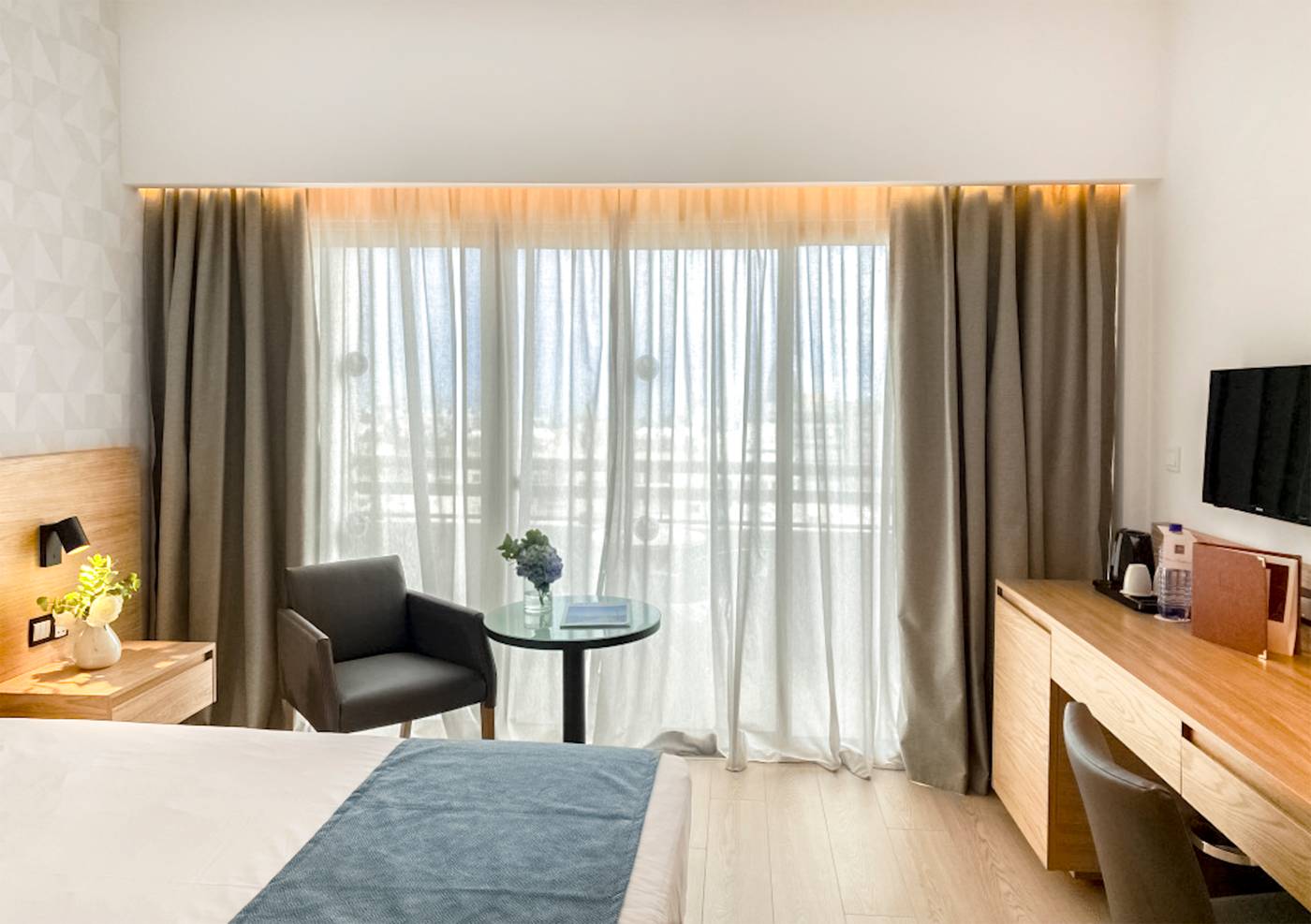 Ajax-Hotel-Room-15