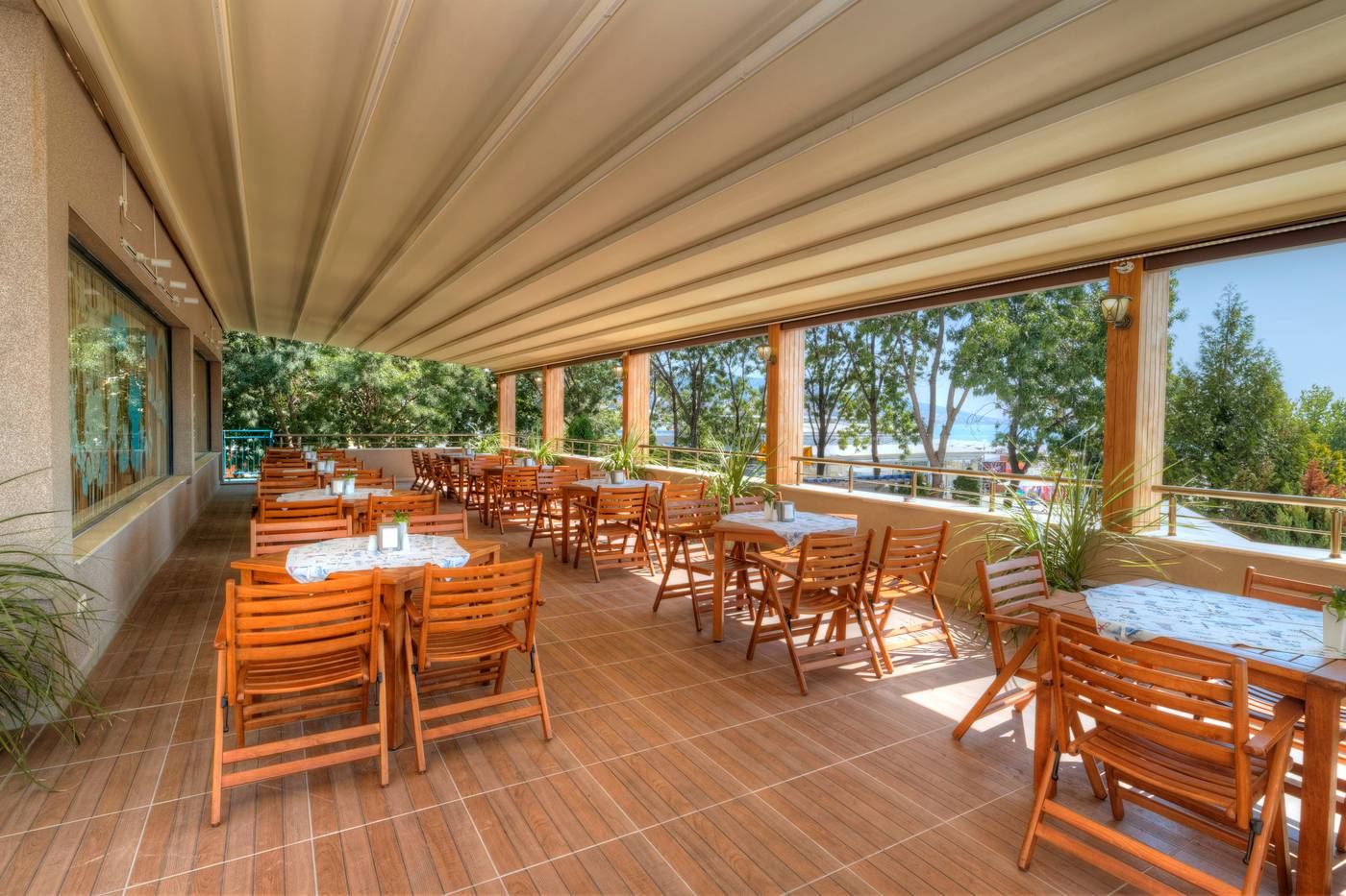 Bellevue-Restaurant-8