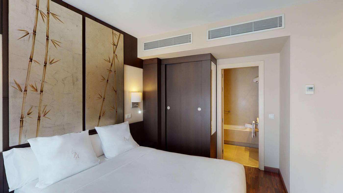 Paseo-del-Arte-Room-10