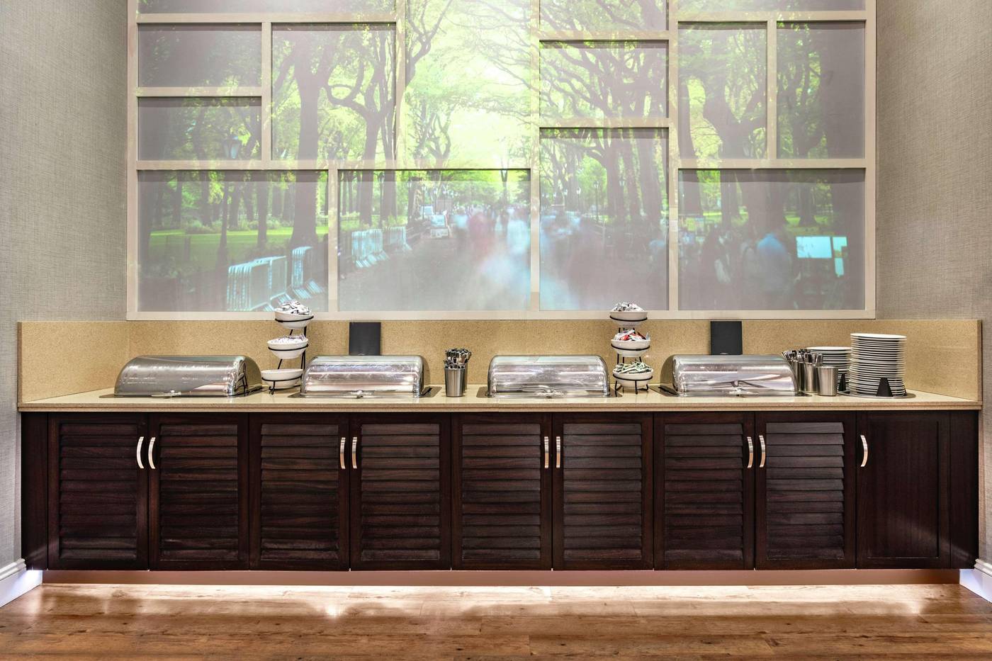 Homewood-Suites-by-Hilton-New-York-Midtown-Manhatt-Restaurant-43