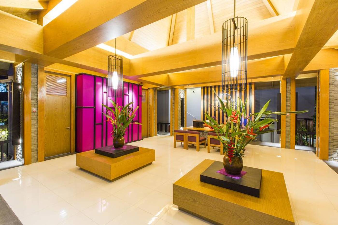Phuvaree-Resort-Phuket-Lobby-19