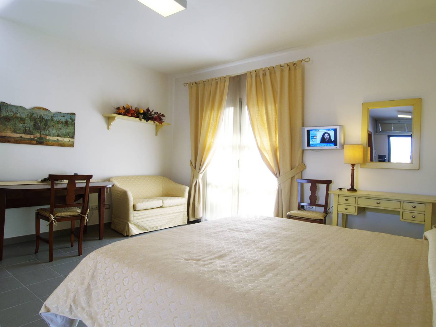 Quadra-Key-Residence-Room-9