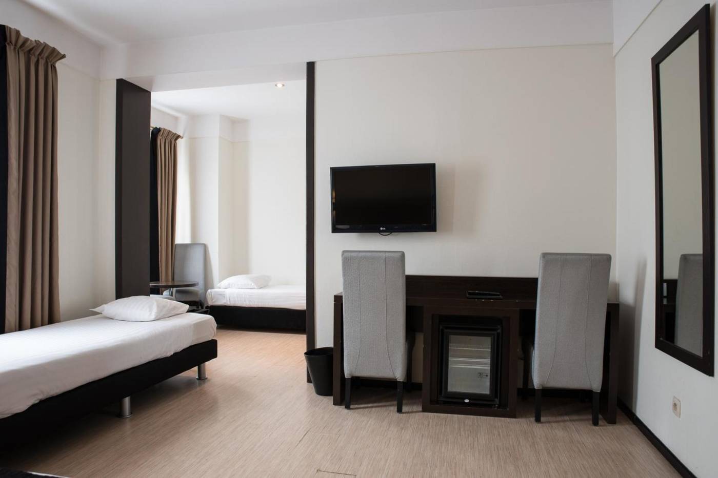 Urban-Yard-Hotel-Room-28