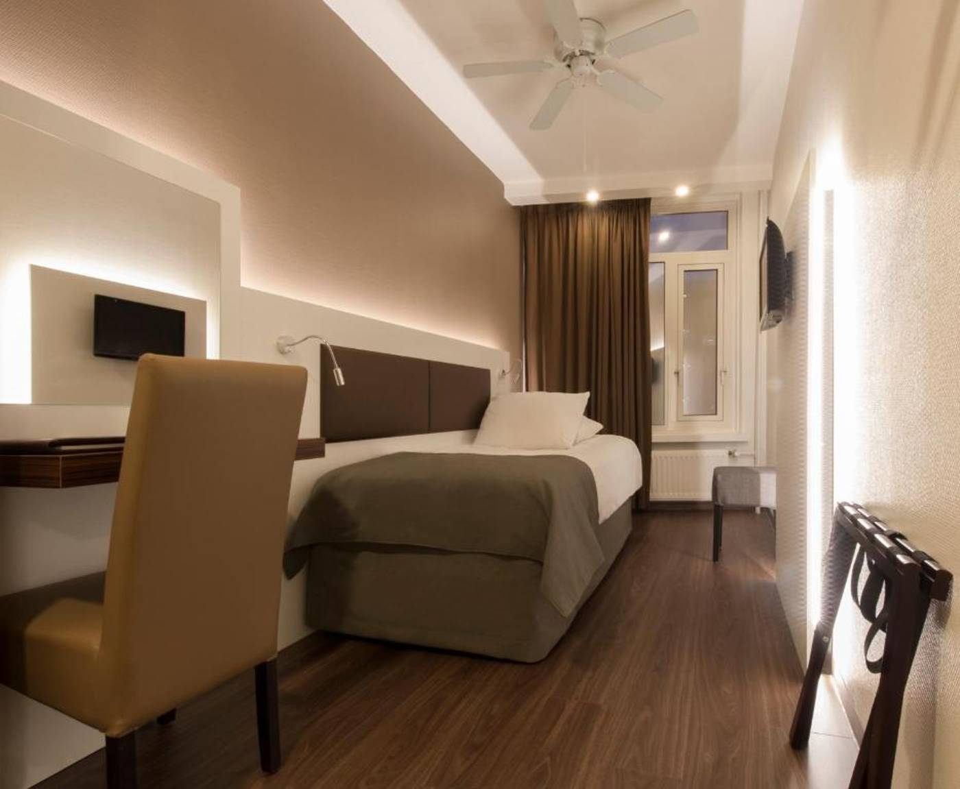 Hotel Emma Rotterdam-Netherlands-Rotterdam-Room-8