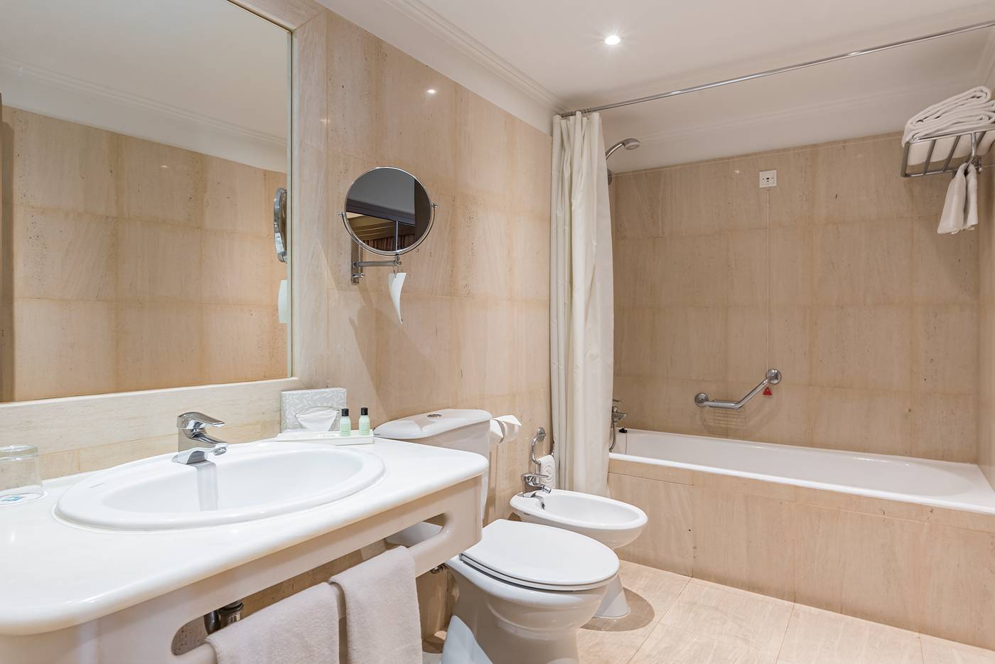 Enotel-Magnolia-Room-37