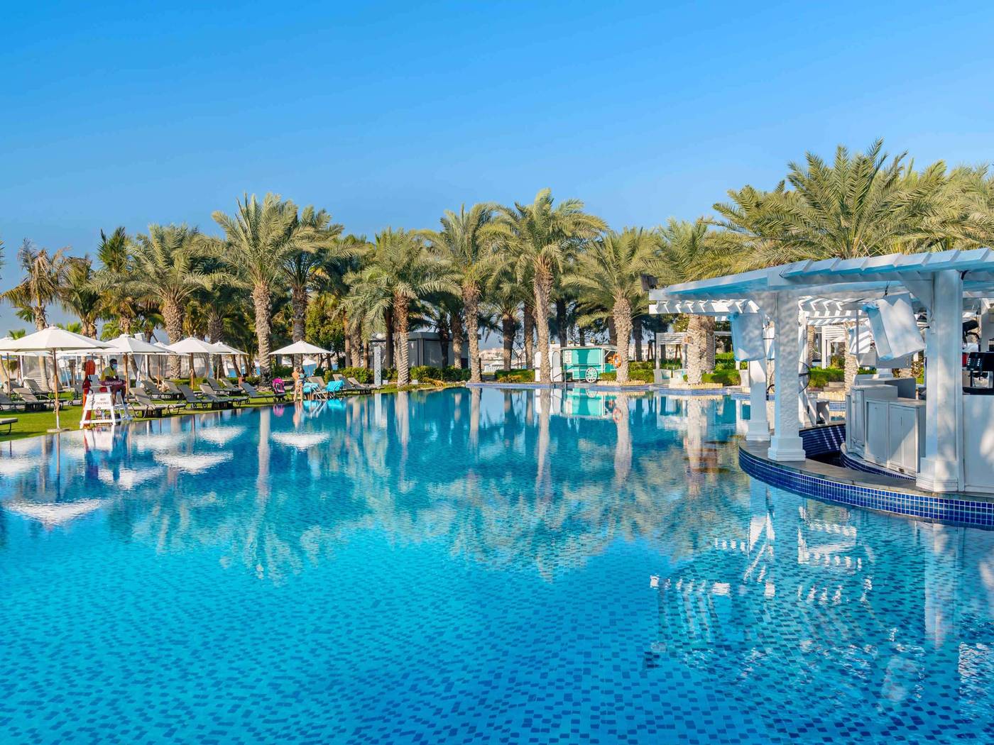 Rixos-The-Palm-Hotel-and-Suites-Bar-3