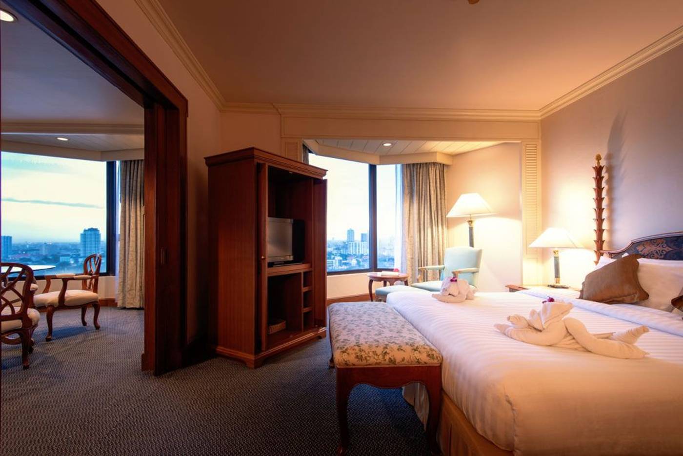 Montien-Riverside-Bangkok-Hotel-Room-43