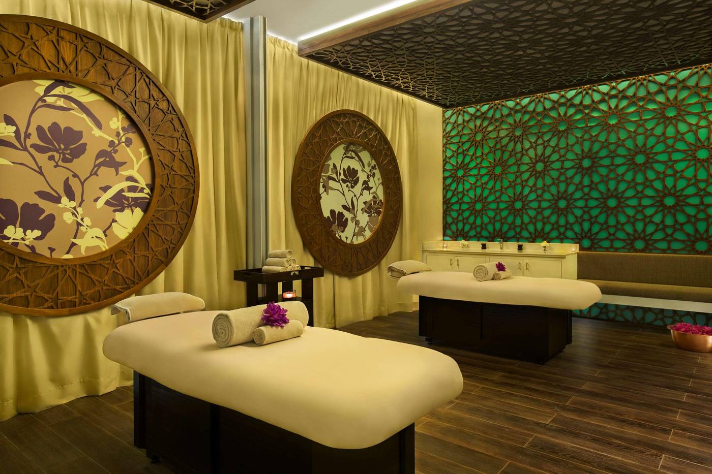 Hilton-Al-Hamra-Beach---Golf-Resort-Sports-and-Entertainment-76