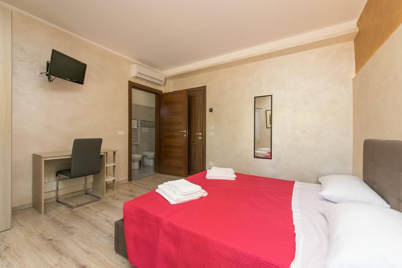 Red-Lion-Guest-House-Room-3