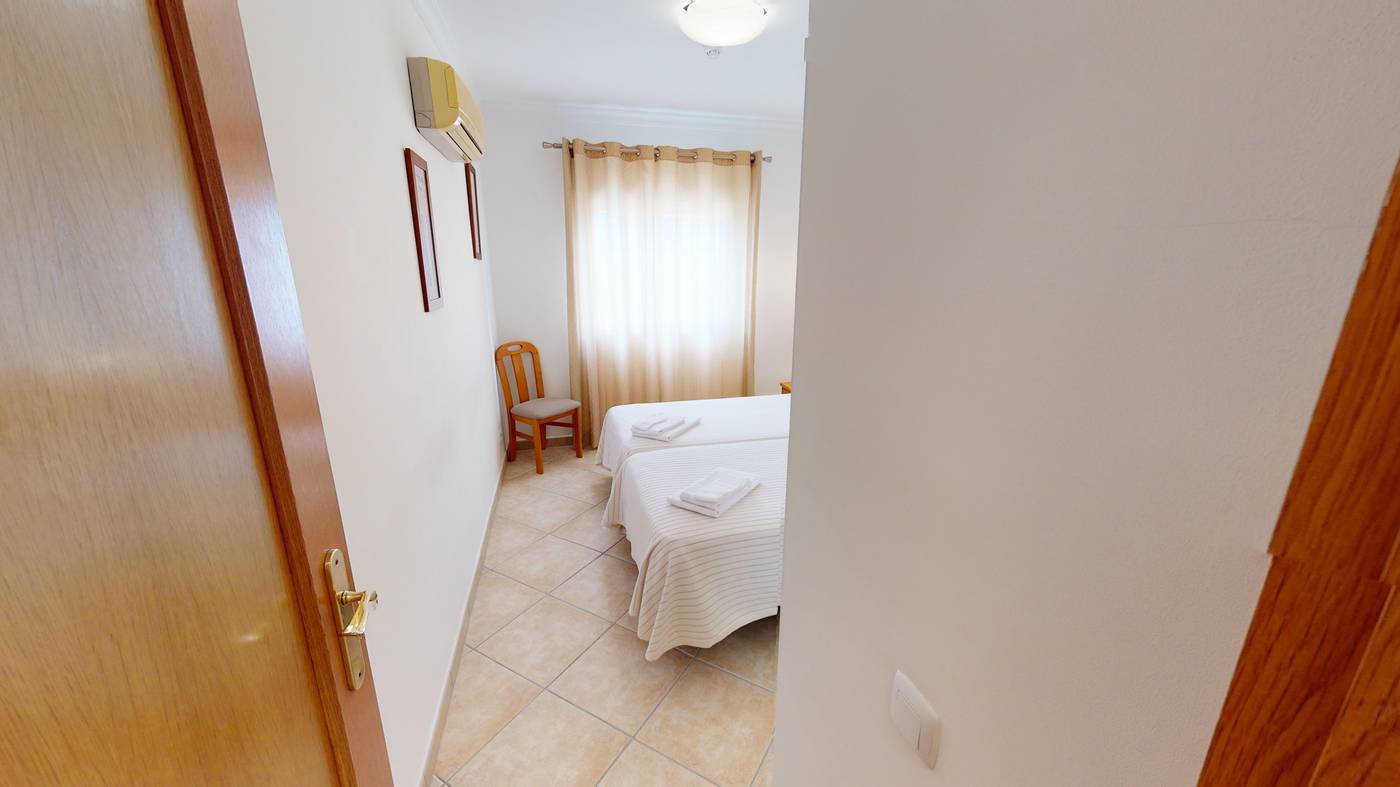 Real-Lota-Room-33