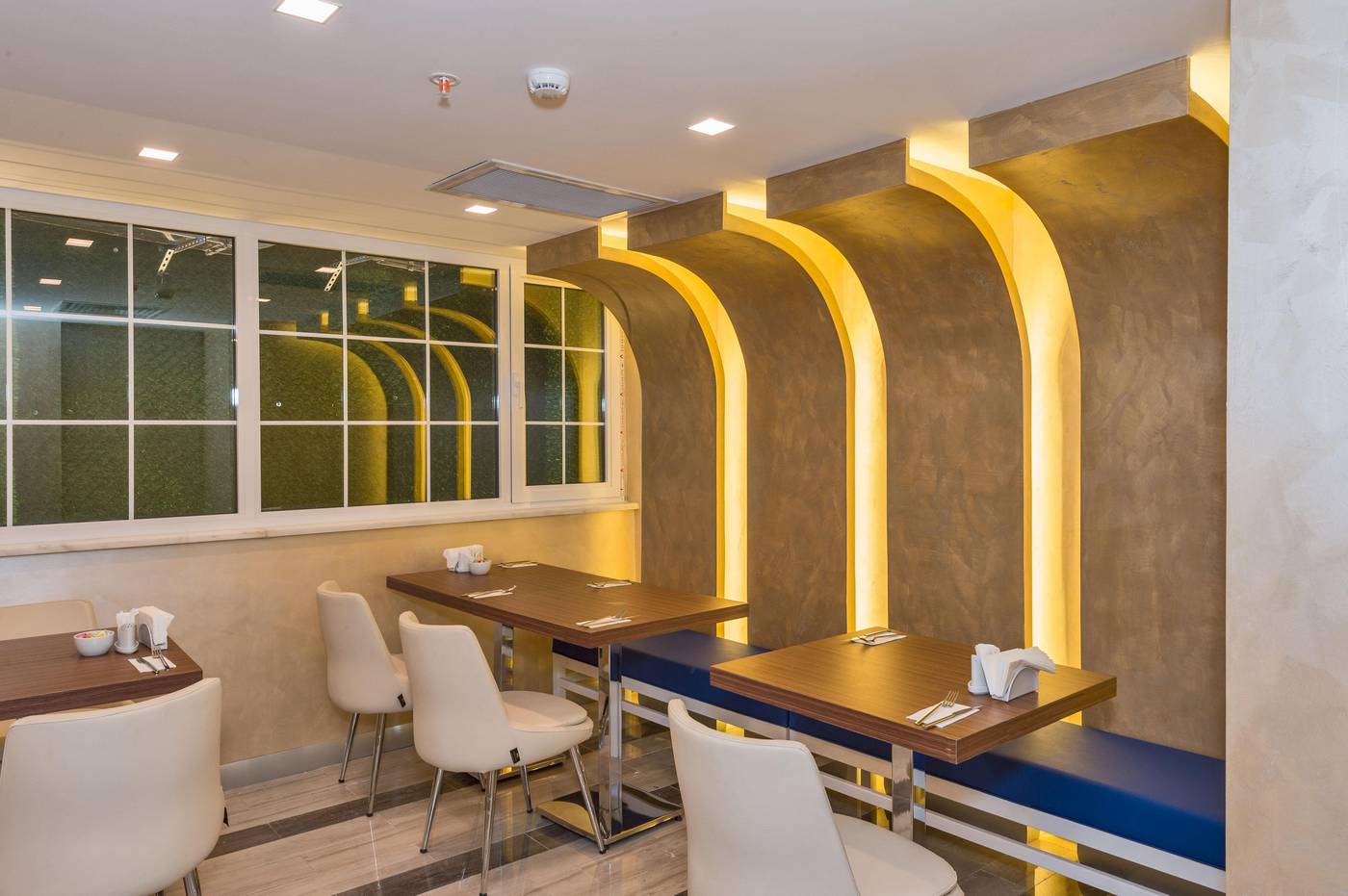 Inntel-Hotel-Istanbul-Restaurant-7