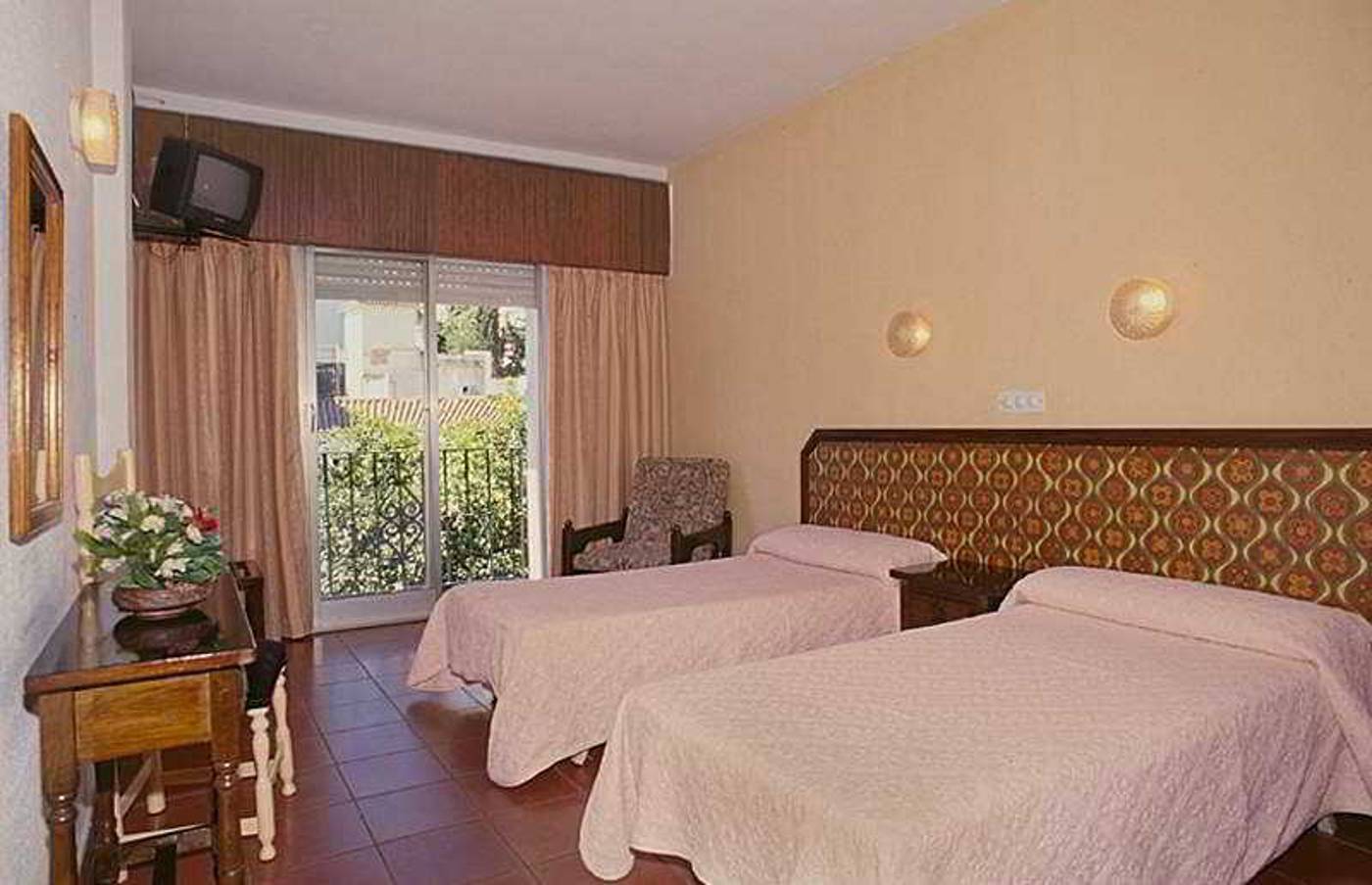 Lloyd-Room-3