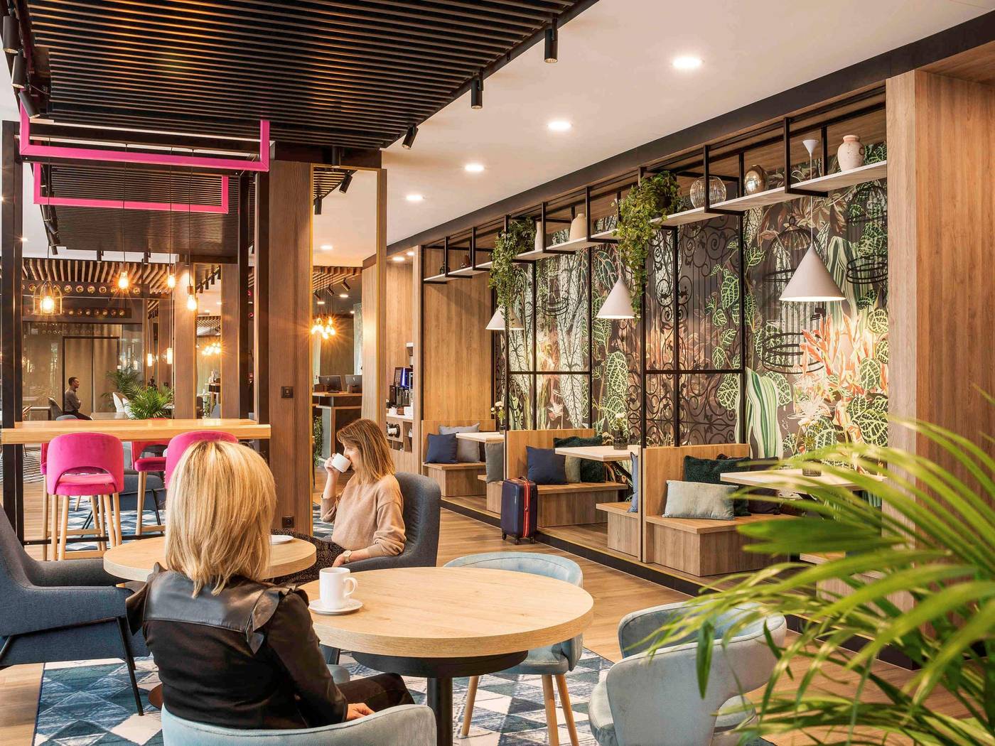 Ibis-Styles-Krakow-East-Restaurant-17