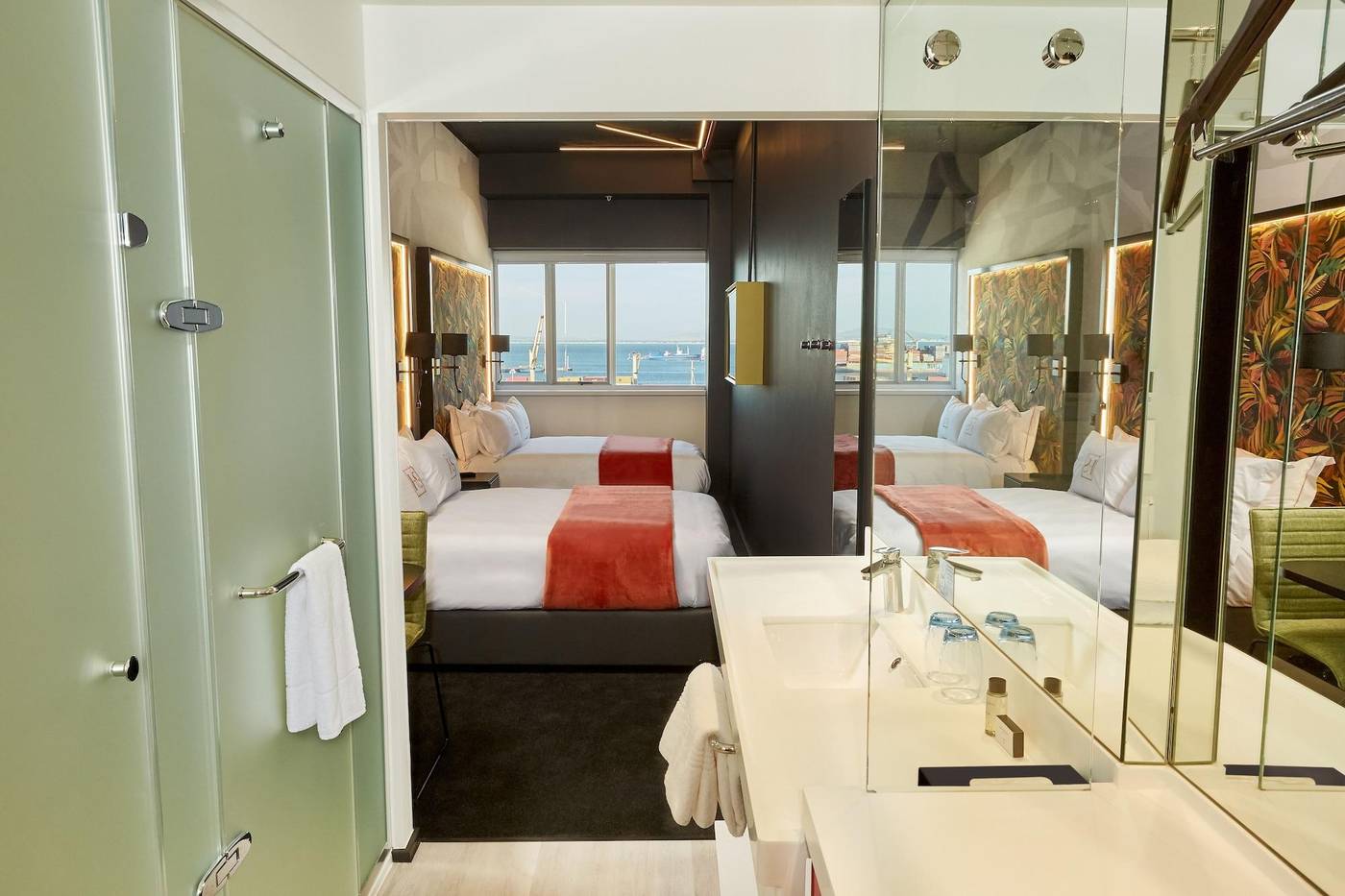 Hotel-Sky-Cape-Town-Room-10