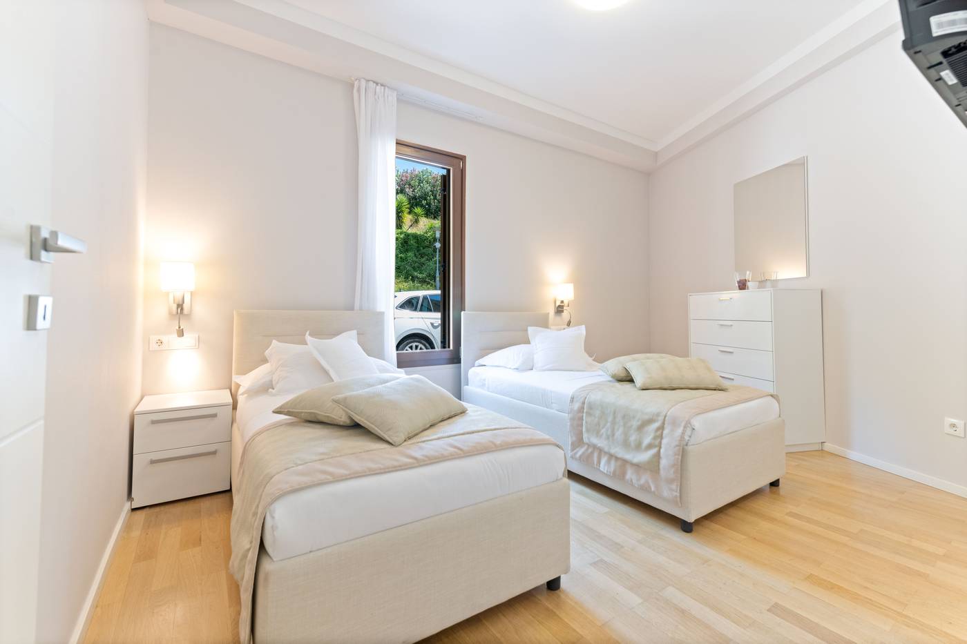 The-Residence-Room-33