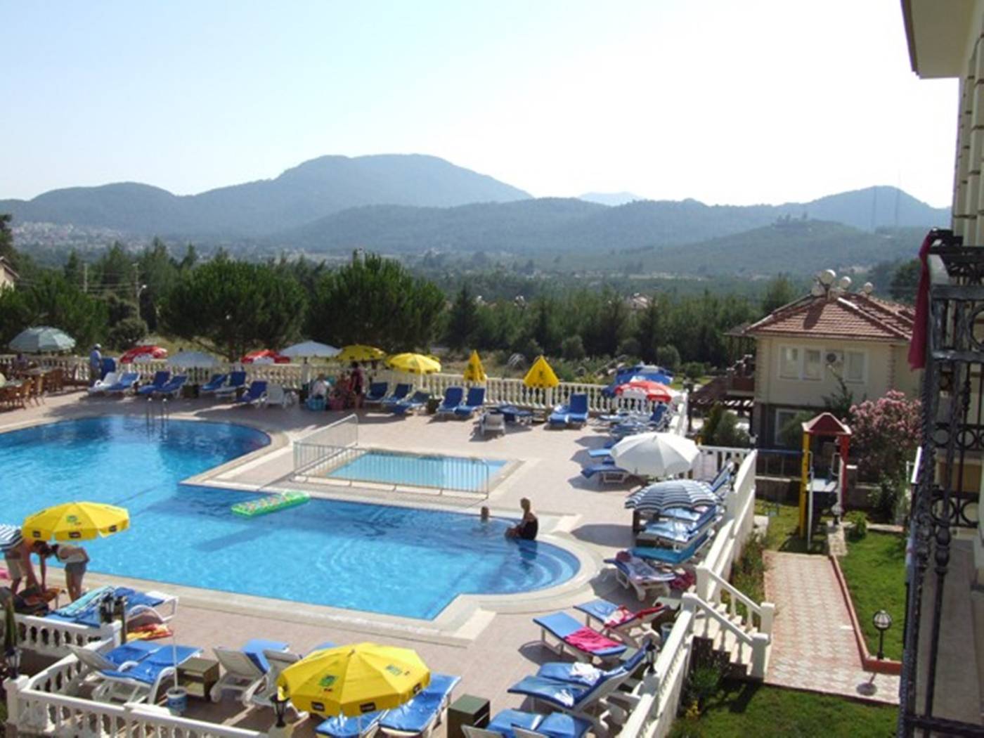 Hotel-Leytur-Pool-7