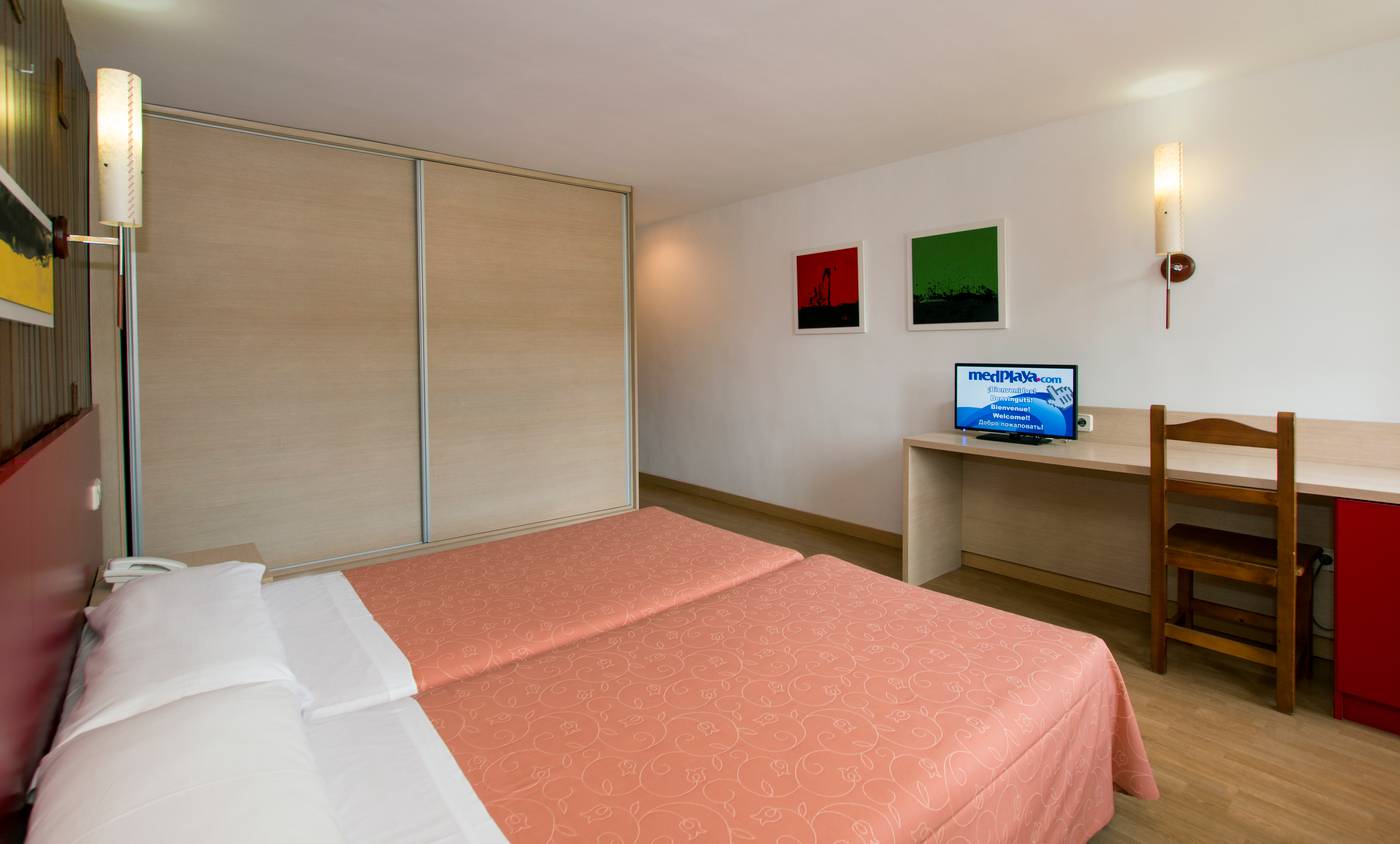 Medplaya-Sant-Eloi-Aparthotel-Room-31