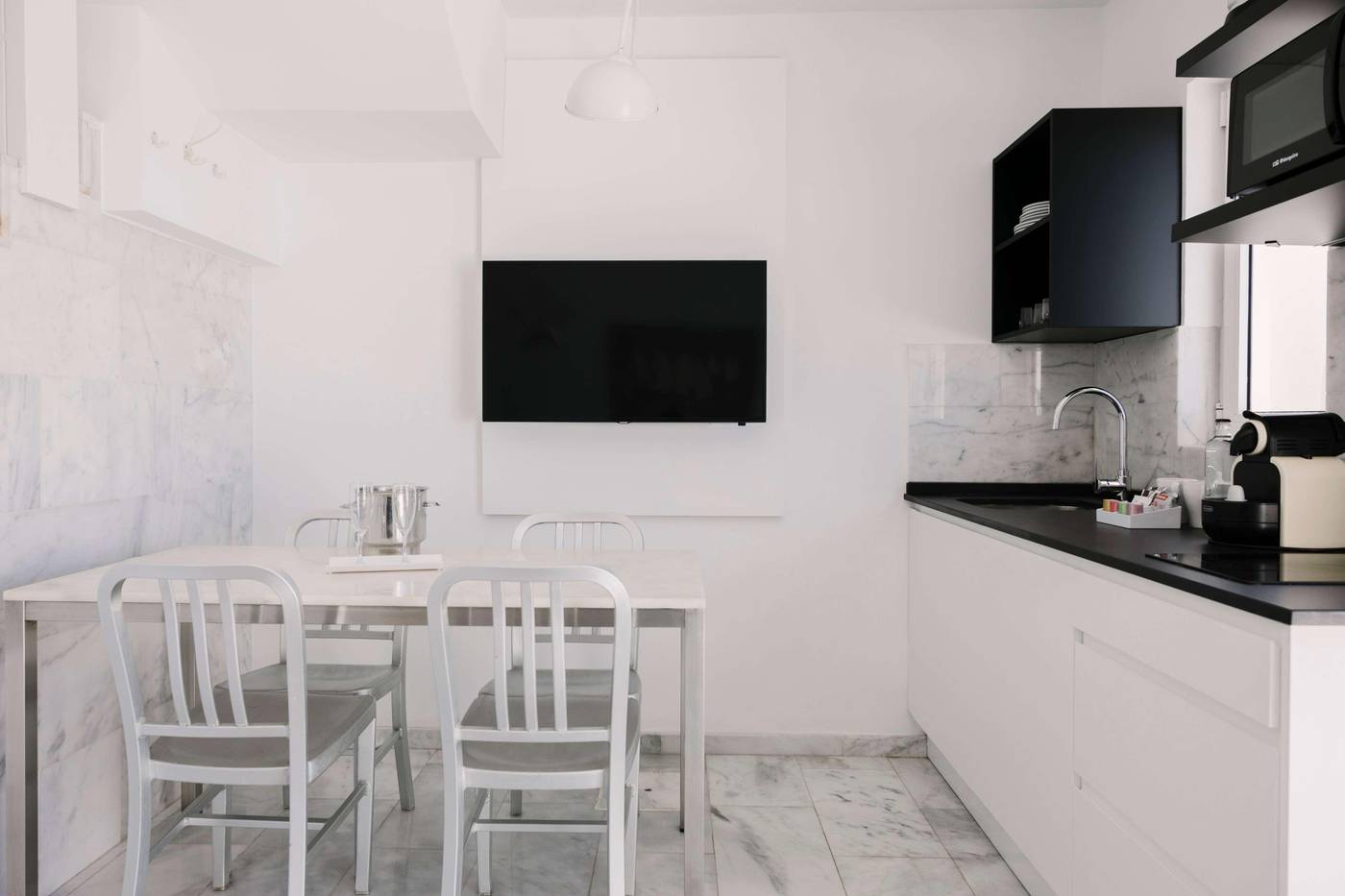 Marina-Bayview---Adults-Only-Room-39