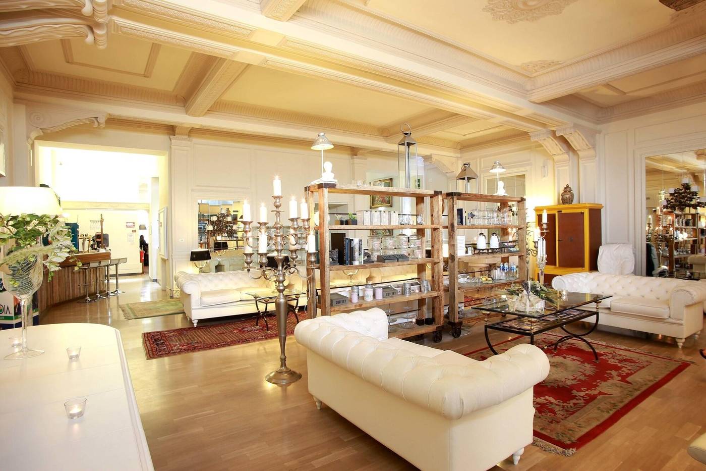 Columbia-Charming-Spa-Bar-19