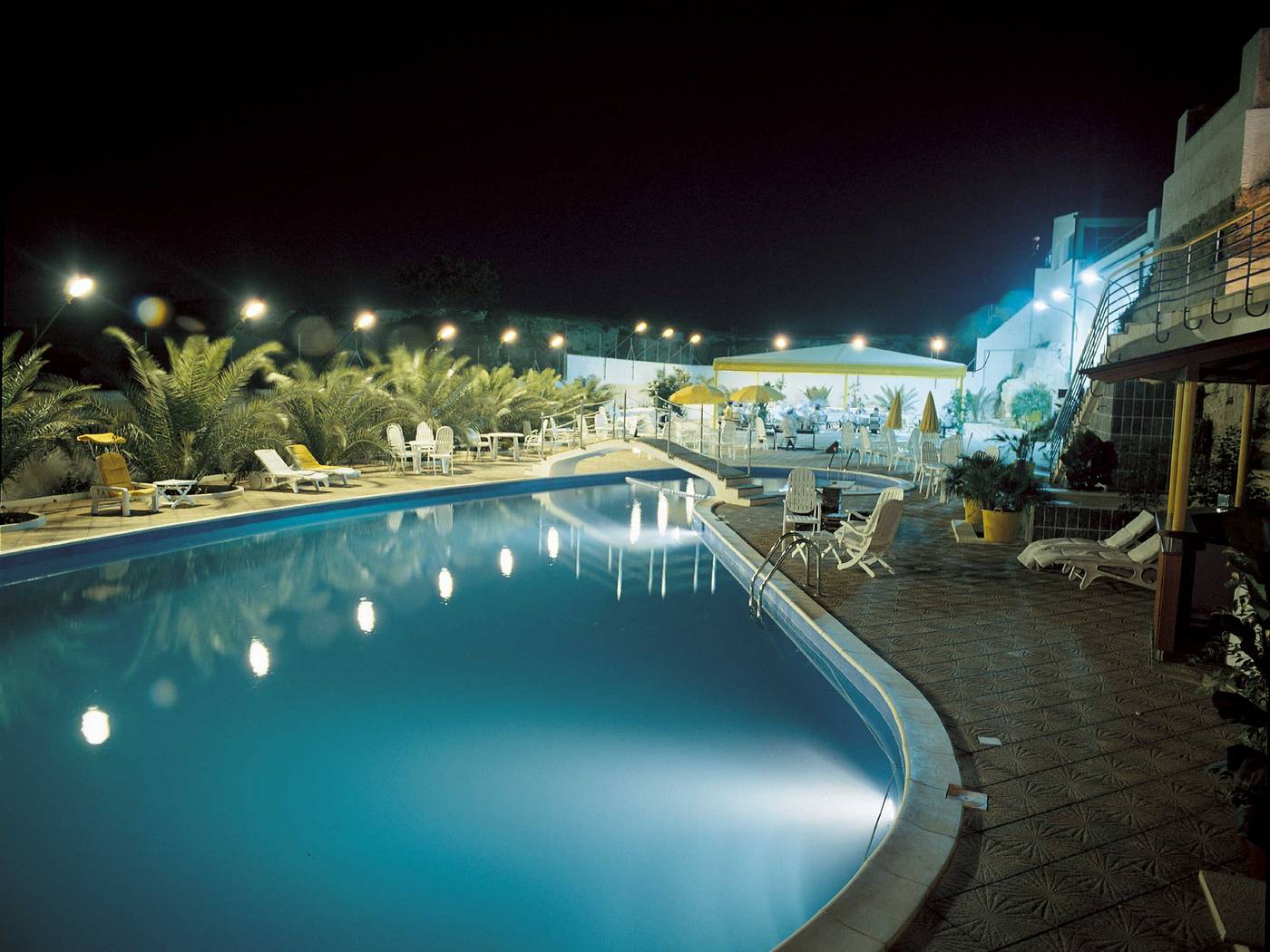 Hotel-President-Pool-2