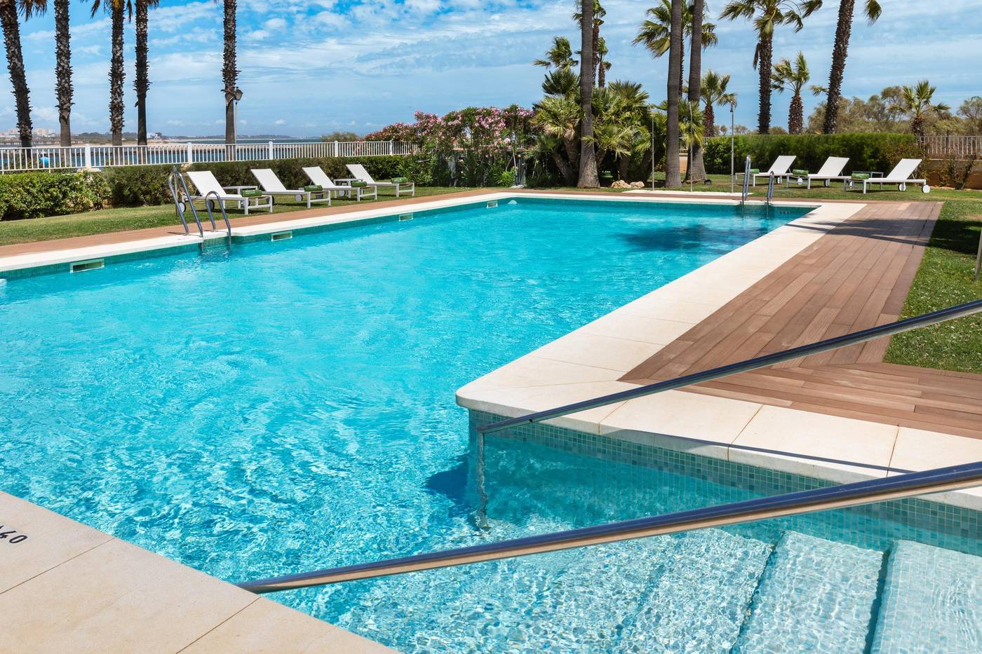 Melia-Atlantico-Isla-Canela-Pool-9