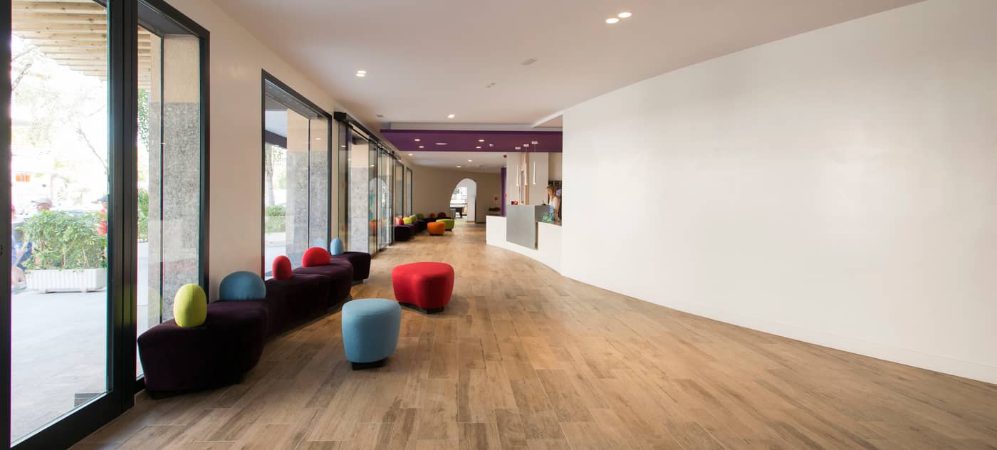 California-Apartments-III-Y-IV-Lobby-41