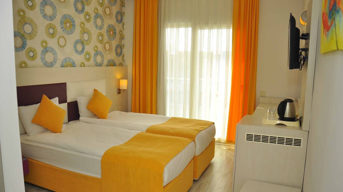 Ramada-Resort-by-Wyndham-Side-Room-20