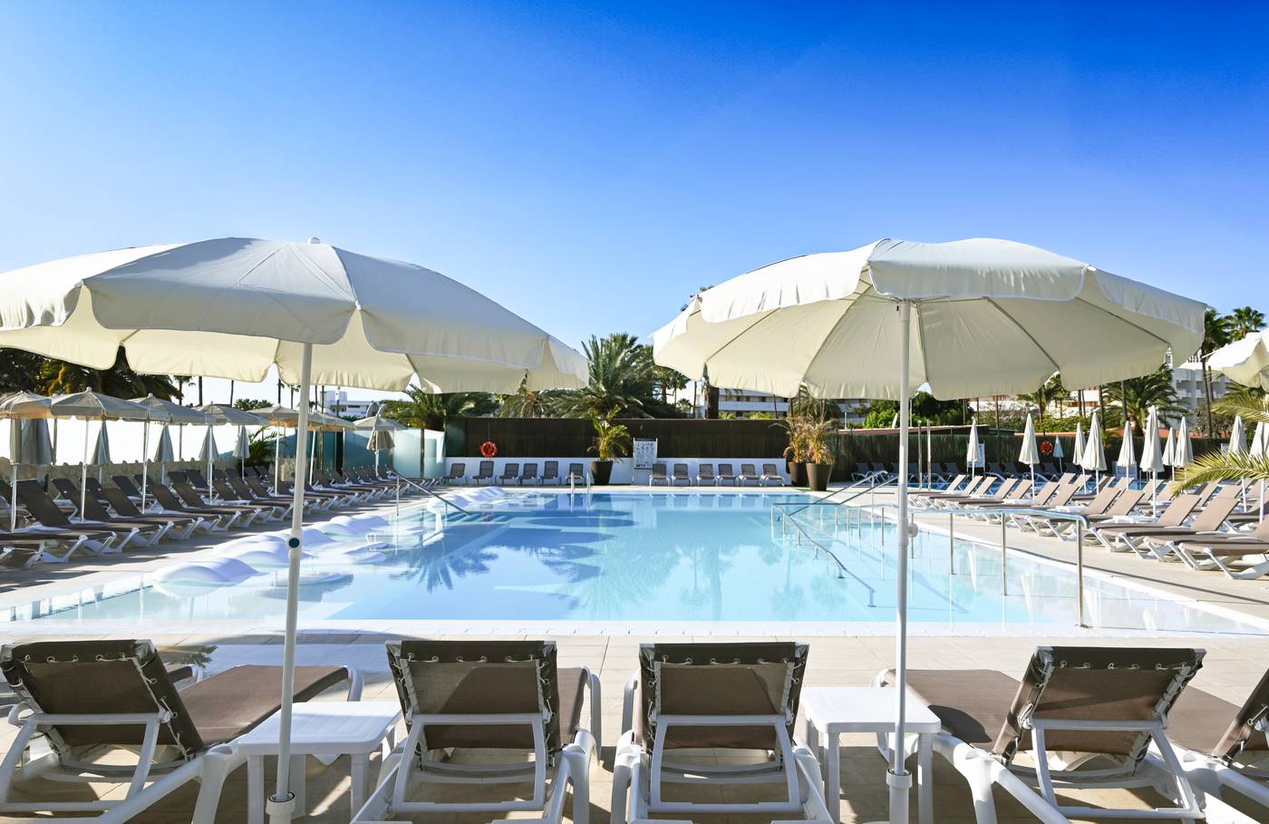 19.08.25 HL Miraflor Suites