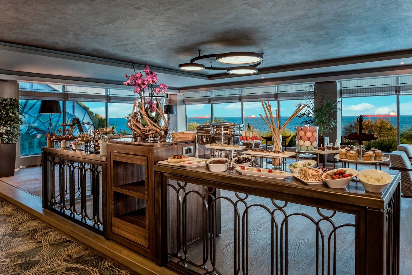 Renaissance-Polat-Istanbul-Bar-48