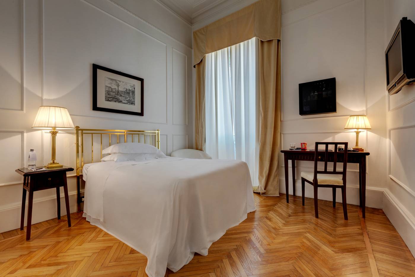 Grand-Hotel-Plaza-Room-22