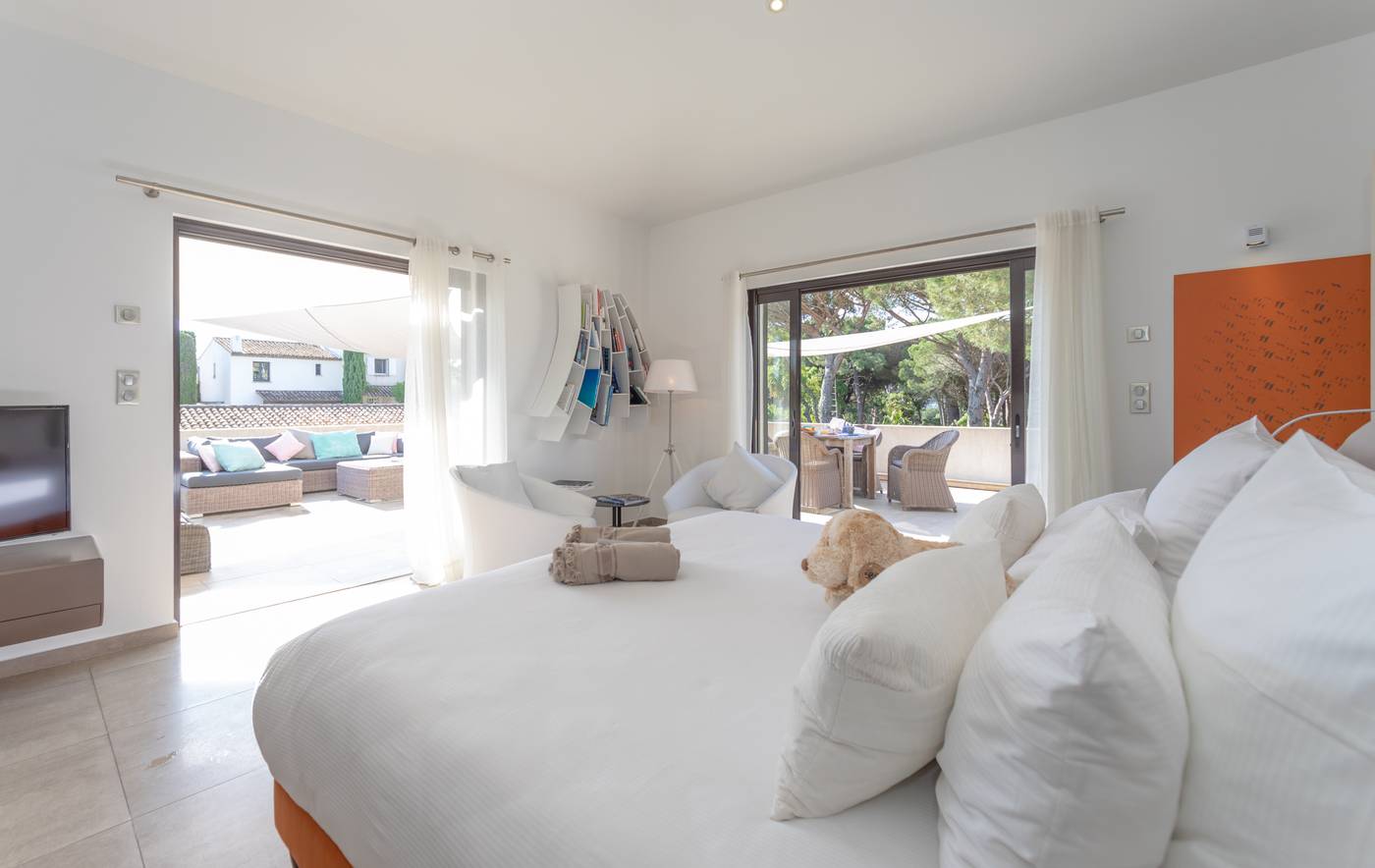 Font-Mourier-Hotel-Room-19