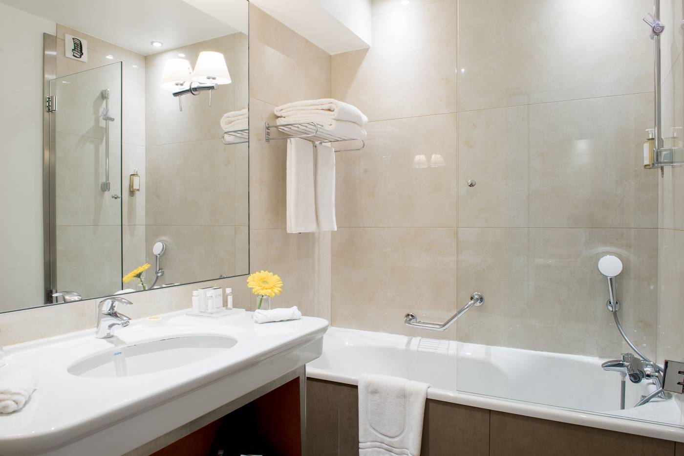 L'Imperial Palace-France-ANNECY-Room-6