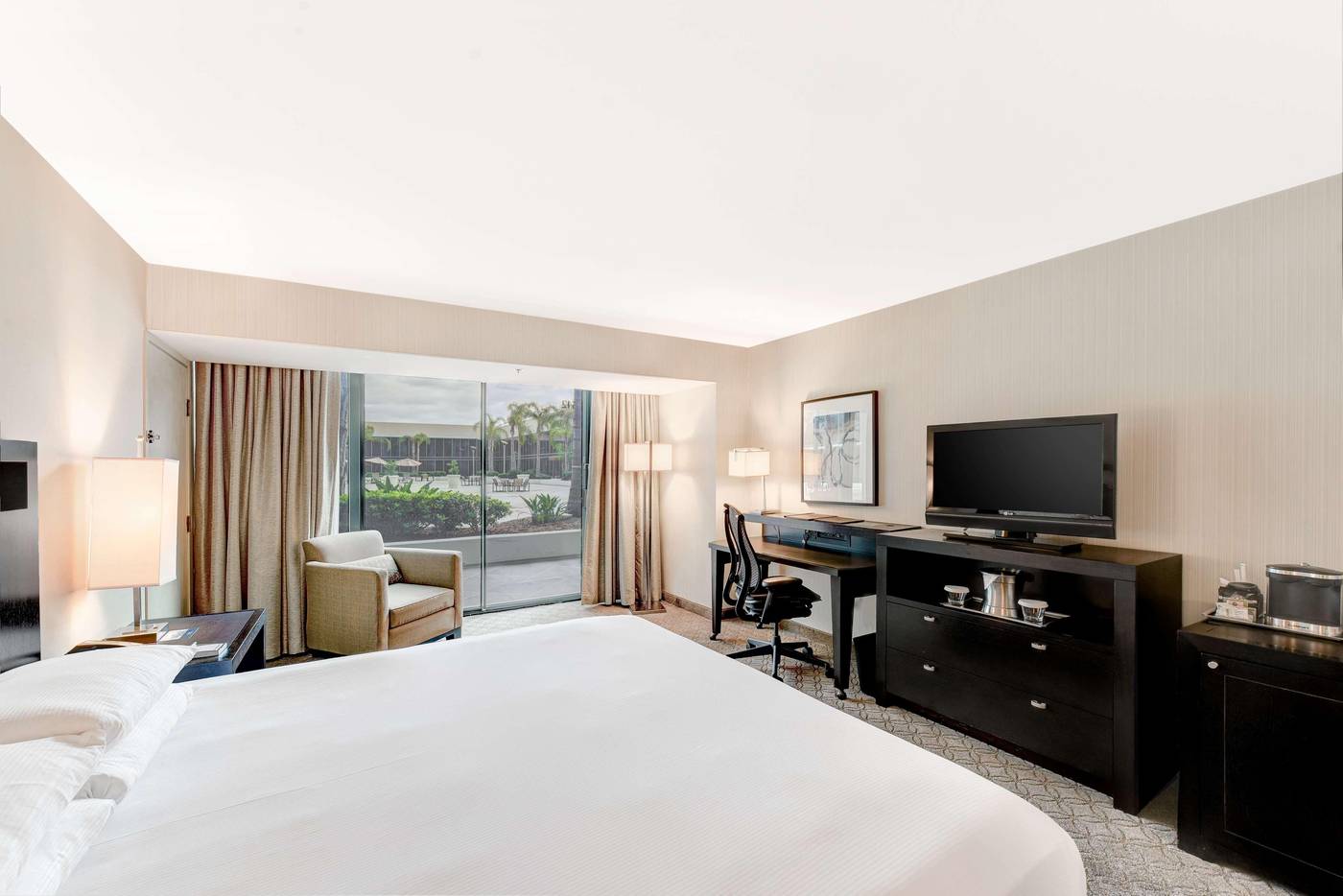 Hilton-Anaheim-Room-38