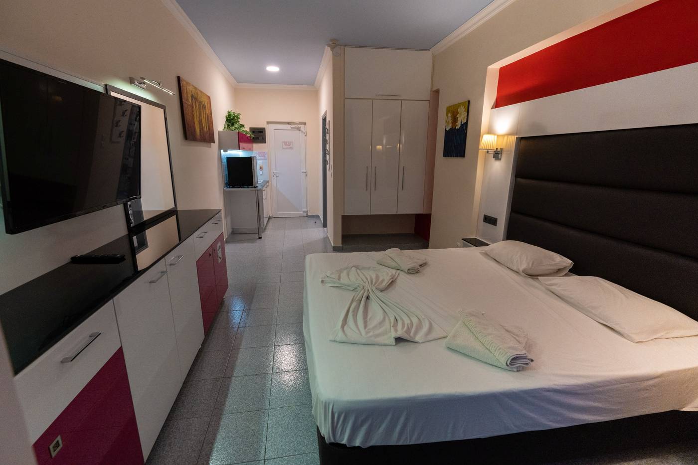 Grecian-Fantasia-Resort-Room-11