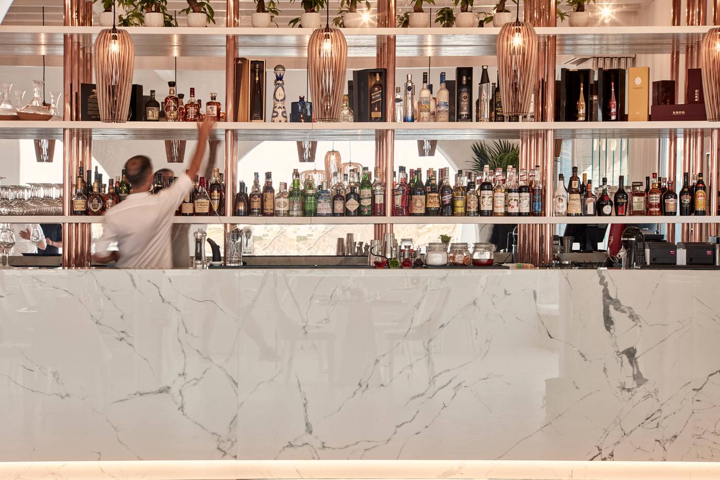 Katikies-Mykonos---The-Leading-Hotels-Of-The-World-Bar-40