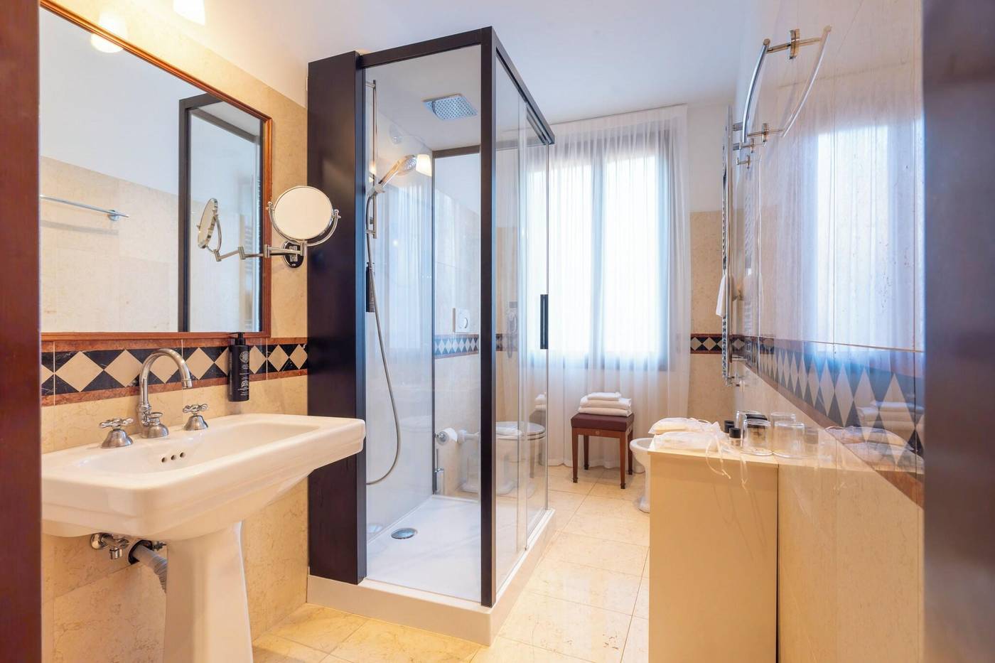 Al-Ponte-Dei-Sospiri-Junior-Suites-Room-30