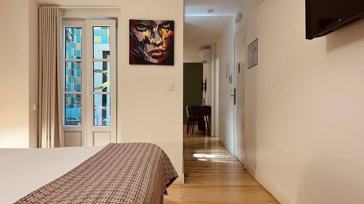 Monte-Belvedere-Hotel-By-Shiadu-Room-7