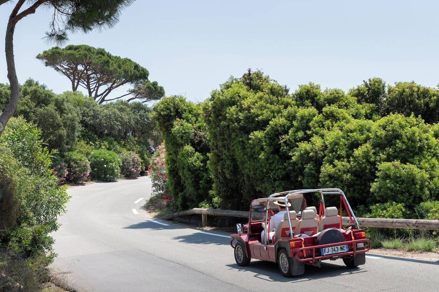 Hotel-L-Escalet-Lobby-32