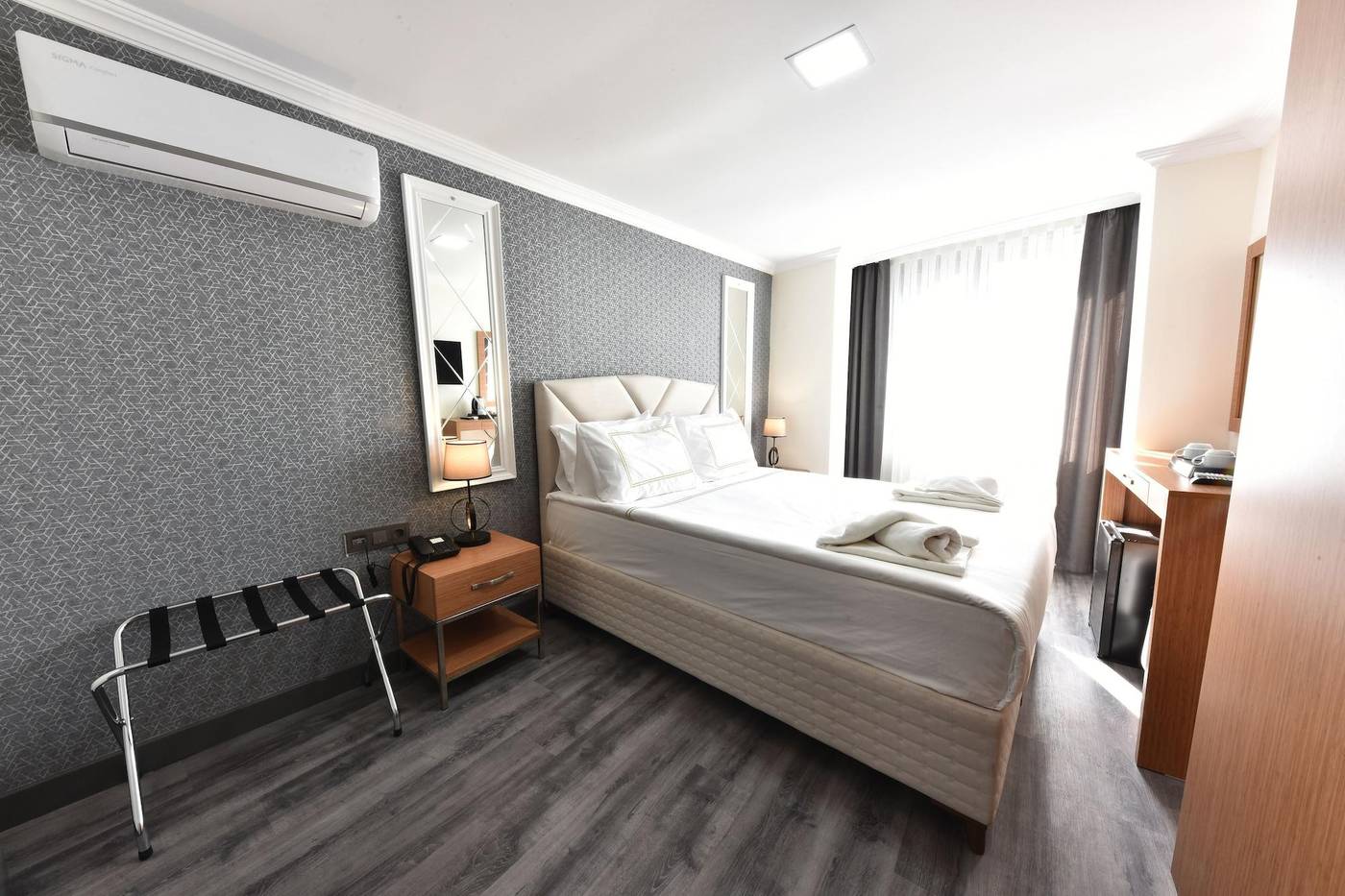 Almina-Inn-Hotel-Room-4