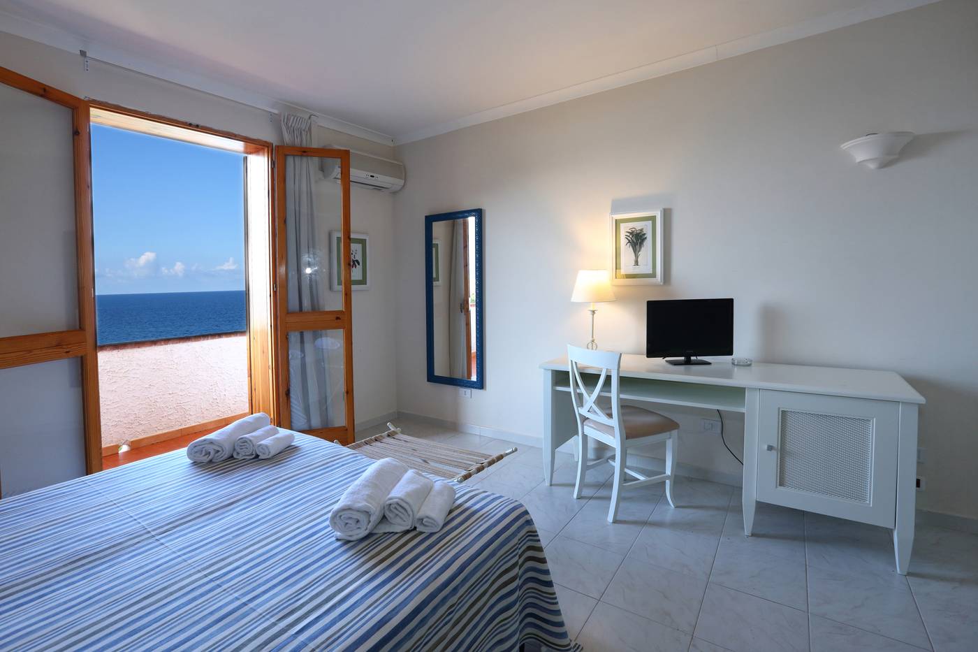 TH-Gioiosa-Marea---Capo-Calava-Village-Room-12