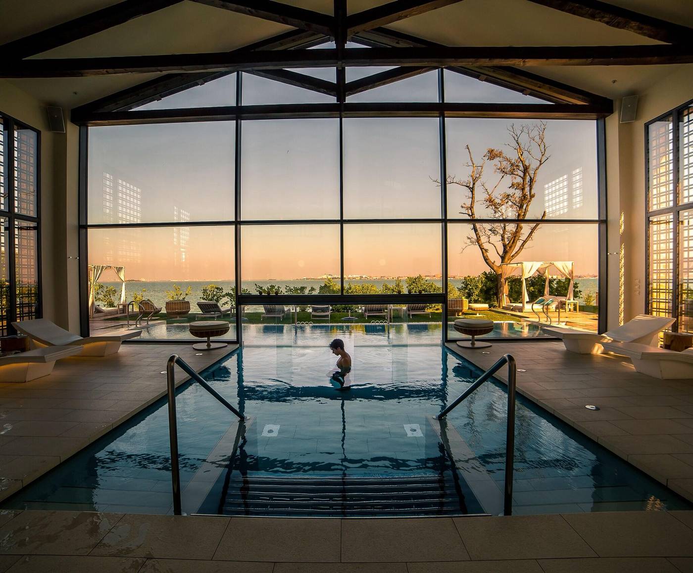 JW-Venice-Sports-and-Entertainment-99