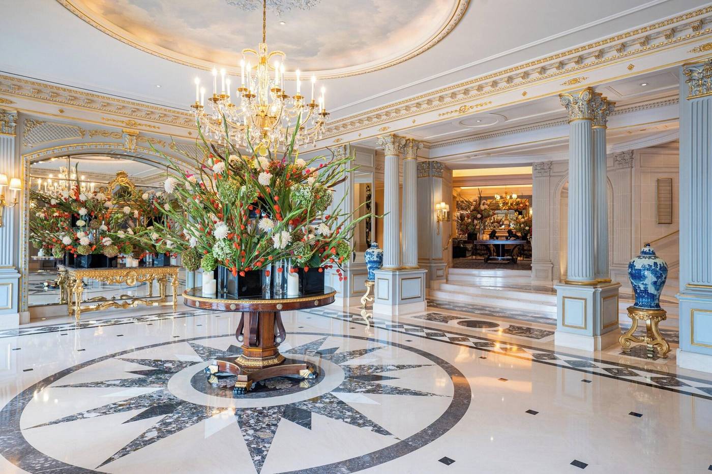 Four-Seasons-Hotel-Geneva-Lobby-2