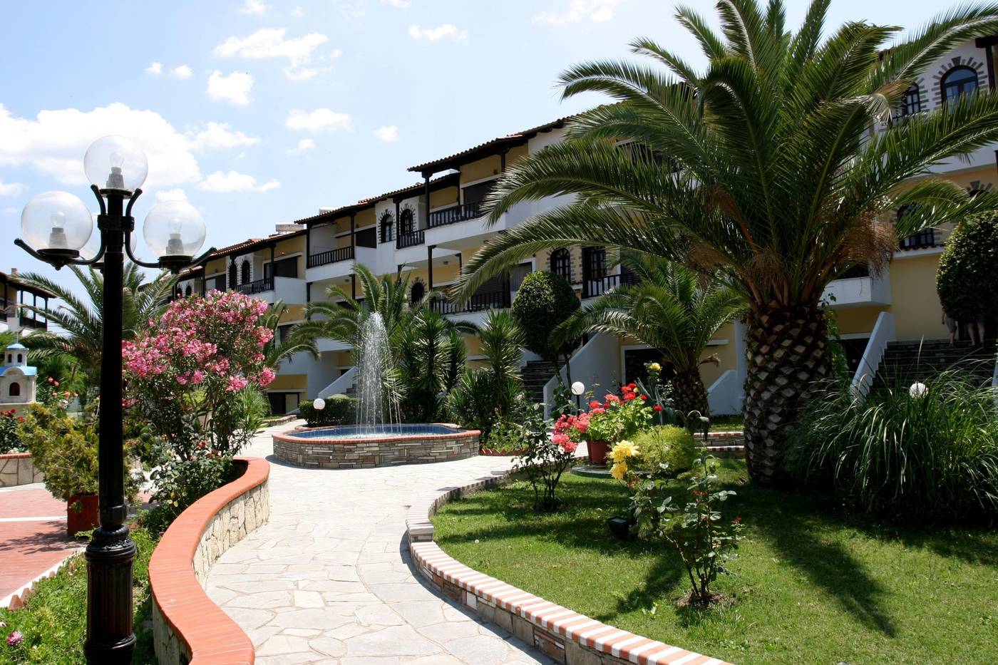 Ioli-Village-Lobby-10