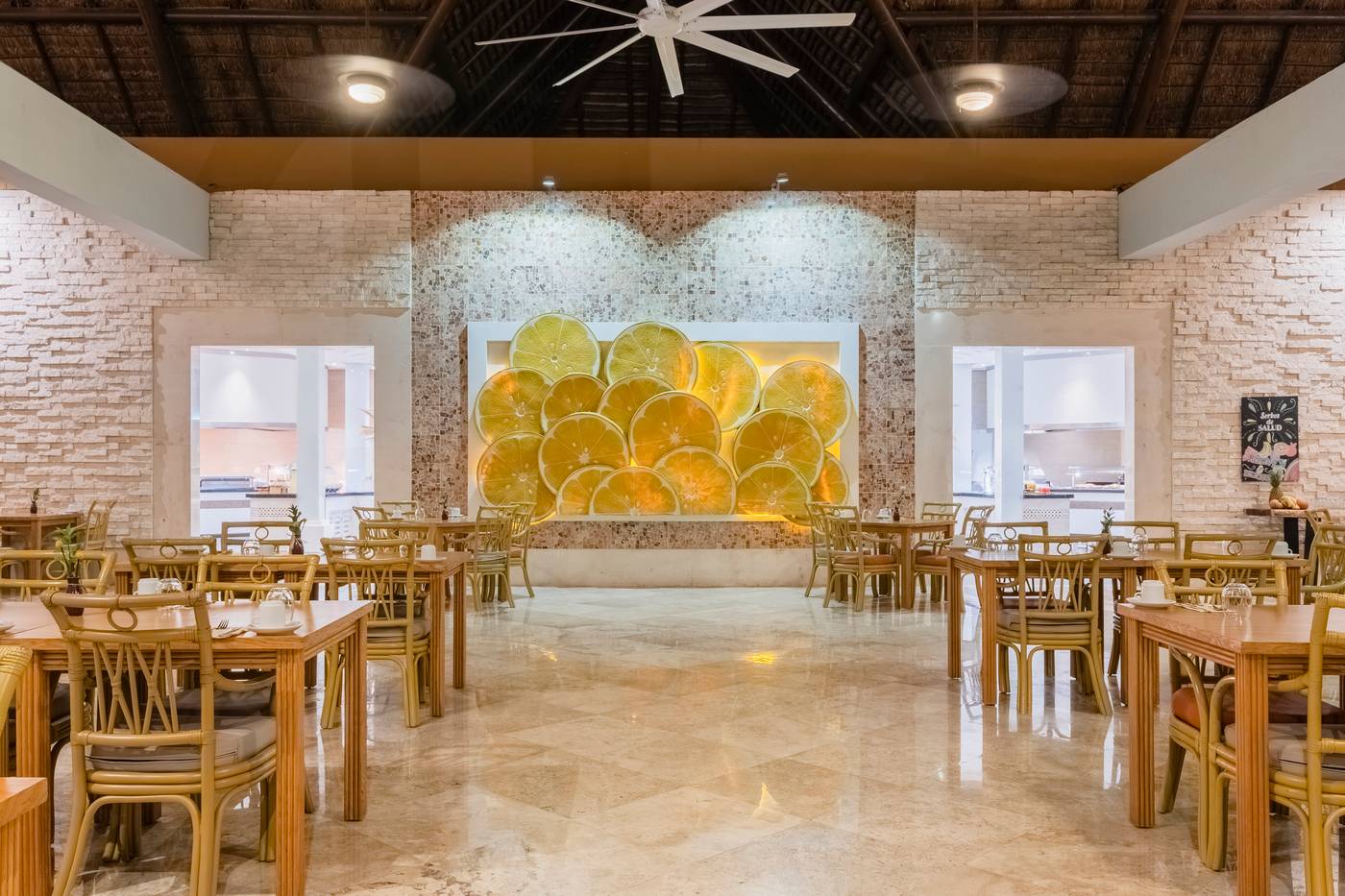 Iberostar-Waves-Tucan-Restaurant-48