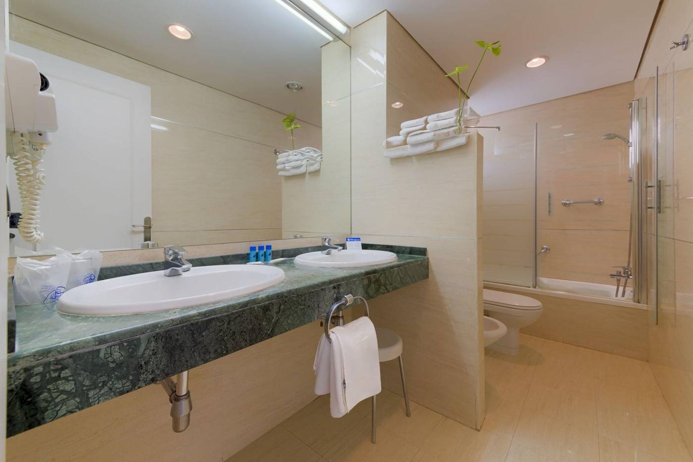 Hotel-Puertobahia---SPA-Room-43