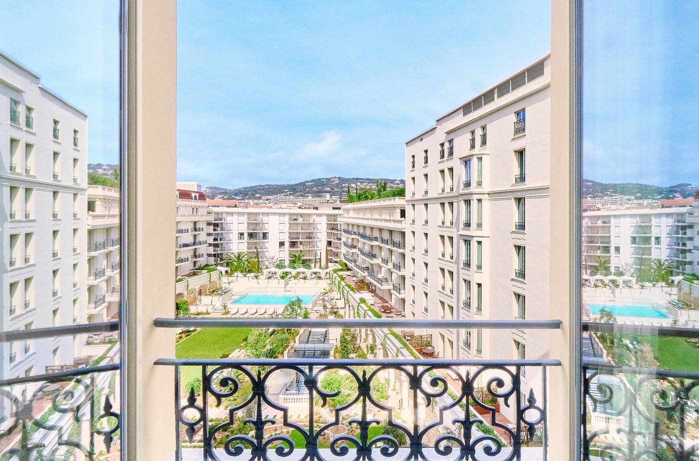 Regent-Carlton-Cannes-Room-10