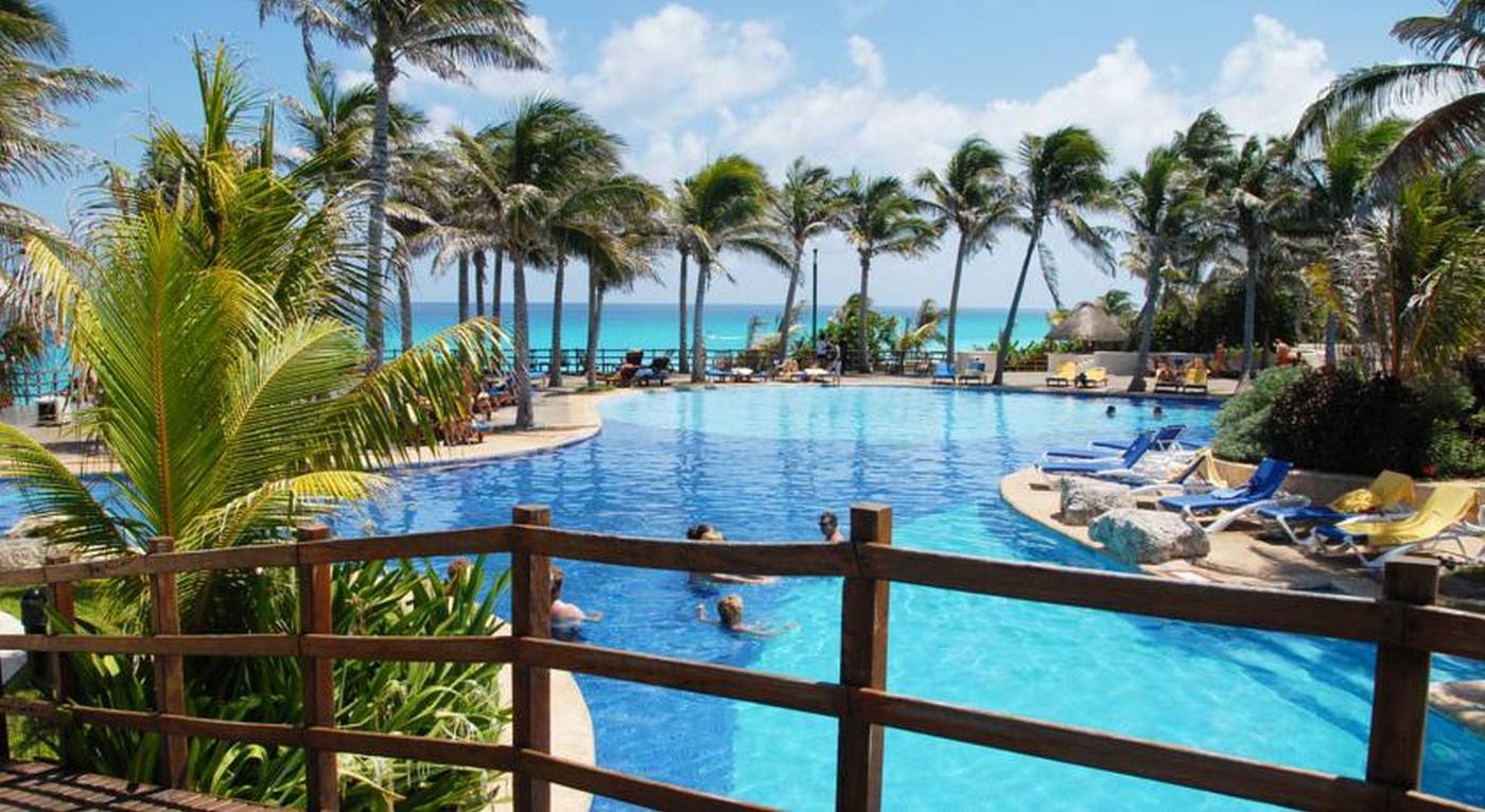 The-Pyramid-at-Grand-Oasis-Pool-7