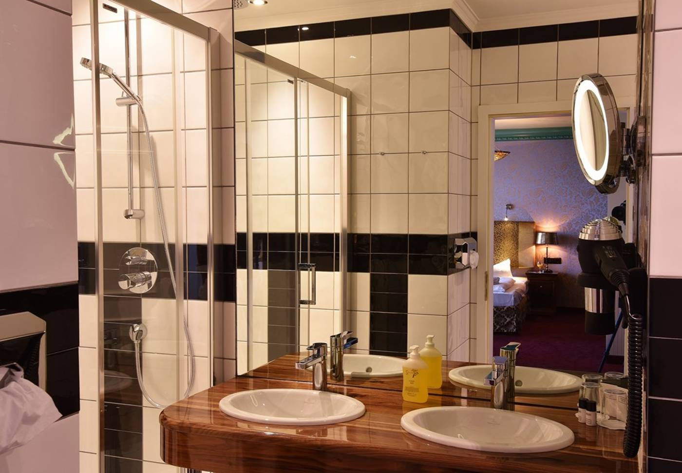 Myer-s-Berlin-Room-24