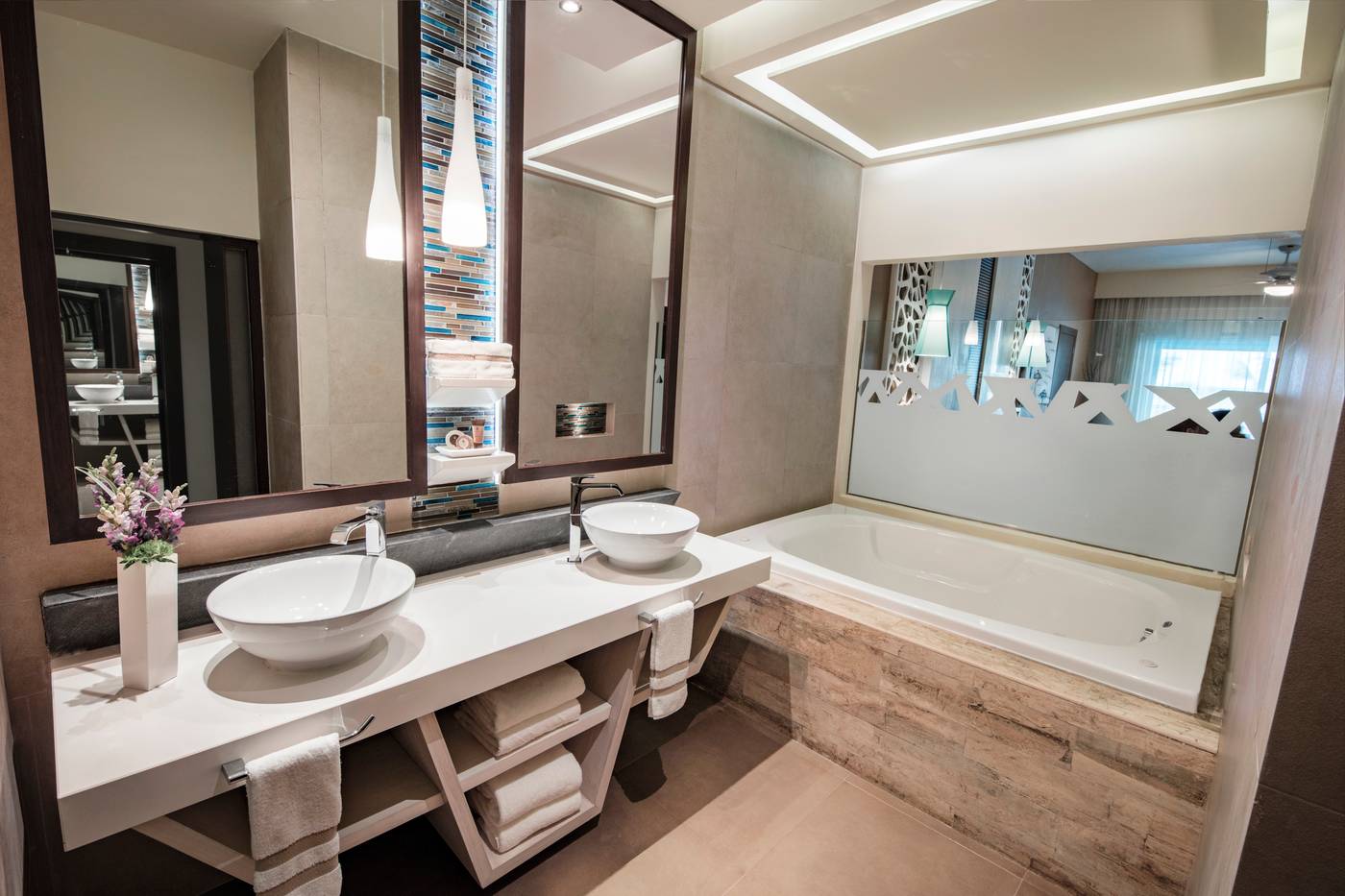 El-Dorado-Seaside-Suites-by-Karisma-Room-17